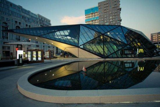 Illustration de l'article : The 20 most beautiful McDonald’s in the world!