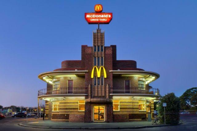 Illustration de l'article : The 20 most beautiful McDonald’s in the world!