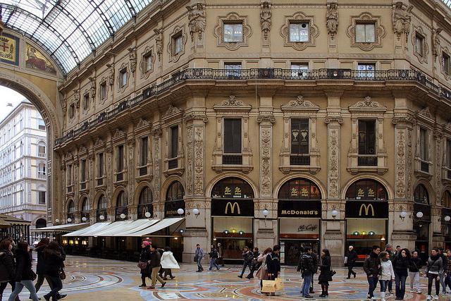 Illustration de l'article : The 20 most beautiful McDonald’s in the world!
