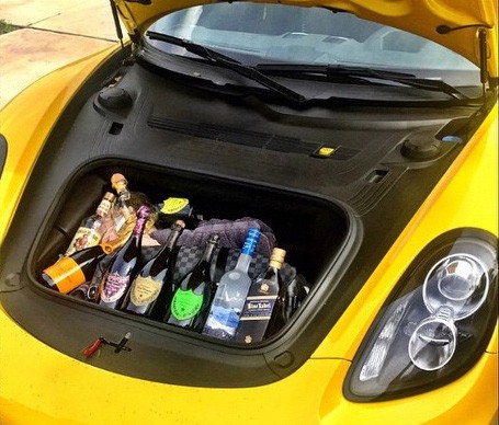 Illustration de l'article : Among these 29 pictures of rich kids posting their fortunes on Instagram, which is the worst?