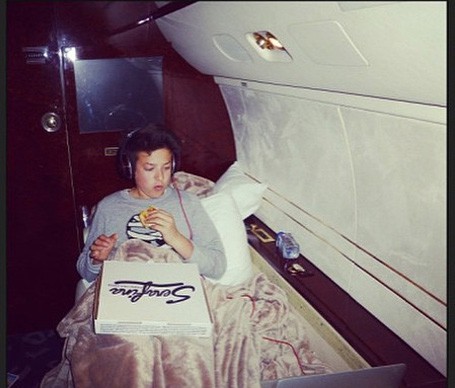 Illustration de l'article : Among these 29 pictures of rich kids posting their fortunes on Instagram, which is the worst?