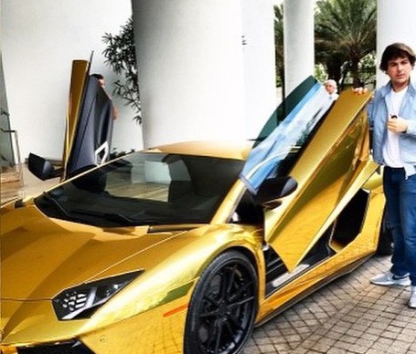 Illustration de l'article : Among these 29 pictures of rich kids posting their fortunes on Instagram, which is the worst?