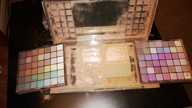 Illustration de l'article : 16 photos of people who have abused makeup!