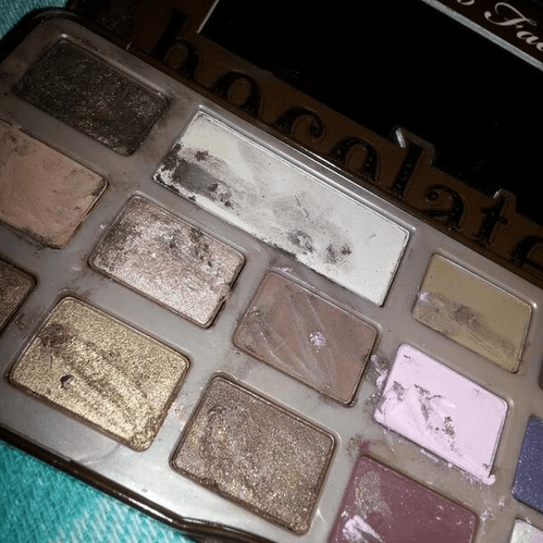 Illustration de l'article : 16 photos of people who have abused makeup!