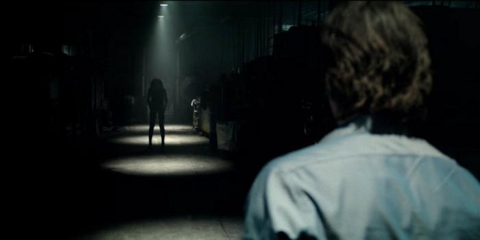 Illustration de l'article : 13 completely absurd things that heroes in horror films do!