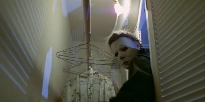 Illustration de l'article : 13 completely absurd things that heroes in horror films do!