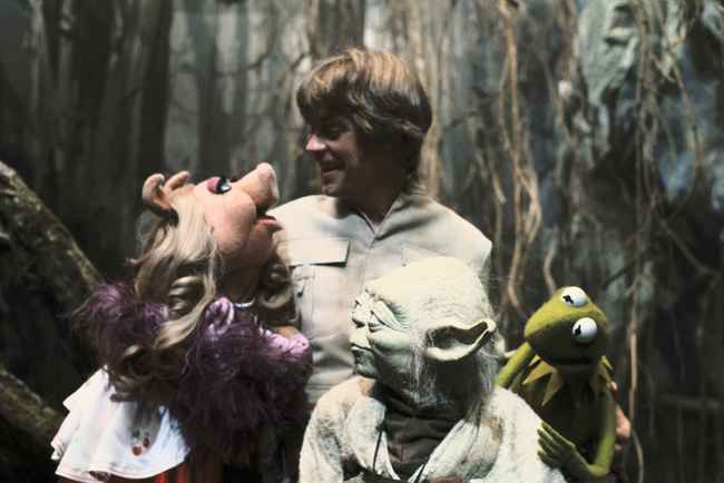 Illustration de l'article : These 40 behind-the-scenes shots of actors will change the way you watch these movies