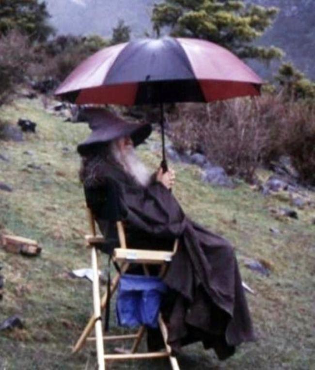 Illustration de l'article : These 40 behind-the-scenes shots of actors will change the way you watch these movies
