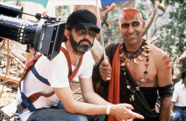 Illustration de l'article : These 40 behind-the-scenes shots of actors will change the way you watch these movies