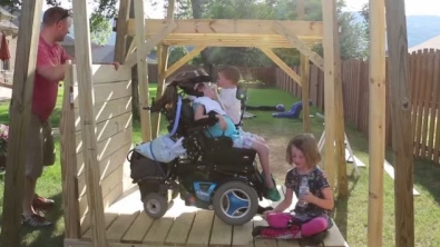 Illustration : "He built a magical swing for his disabled daughter"