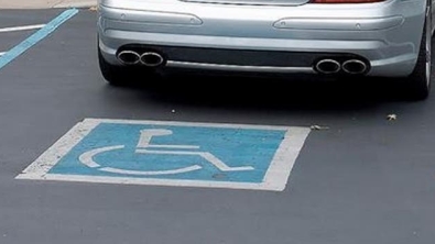 Illustration : "He was parked in a handicapped spot, but he didn't expect this punishment... I don't think he'll ever do that again!"