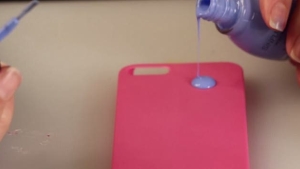Illustration : "Here's how to make your phone case unique and classy!"