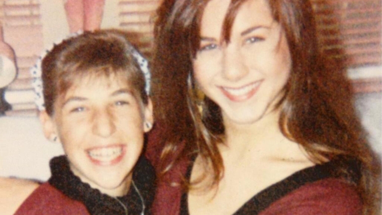 29 Years Ago Mayim Jennifer Aniston 29-years-ago-mayim-jennifer-aniston