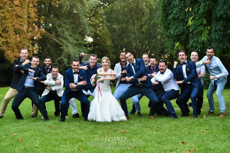Illustration de l'article : 16 couples who immortalized their wedding with hilarious photos