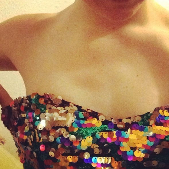 Illustration de l'article : 20 situations flat-chested girls struggle with everyday