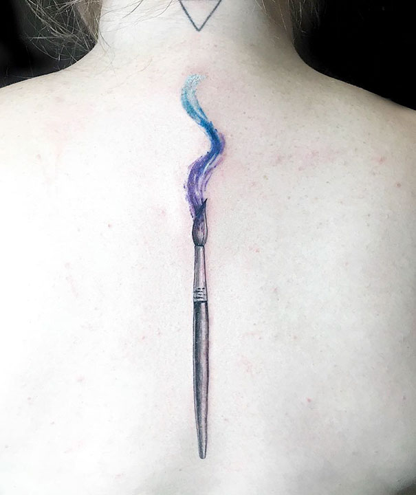 Illustration de l'article : 20 elegant and feminine spine tattoos