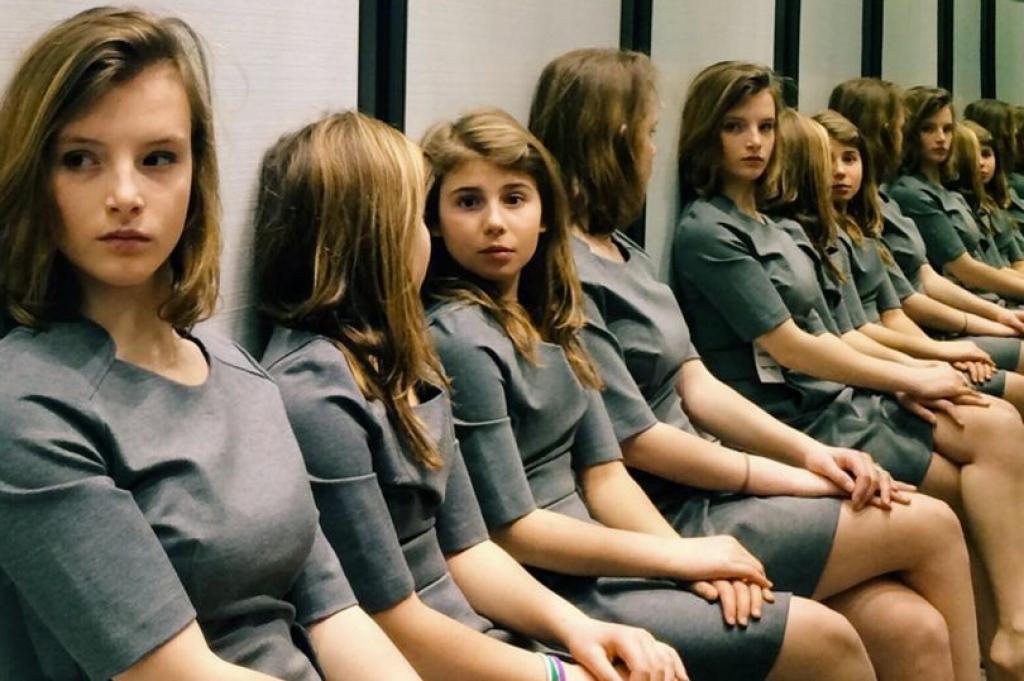 Illustration de l'article : How many girls do you see in this picture? It’s the puzzle that’s dividing the web!