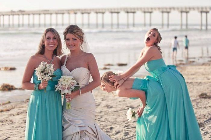 Illustration de l'article : 20 hilarious wedding photobombs that crowned the newlyweds' special day