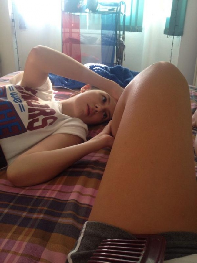 Illustration de l'article : 18 funny photos that prove how much women value their BFF