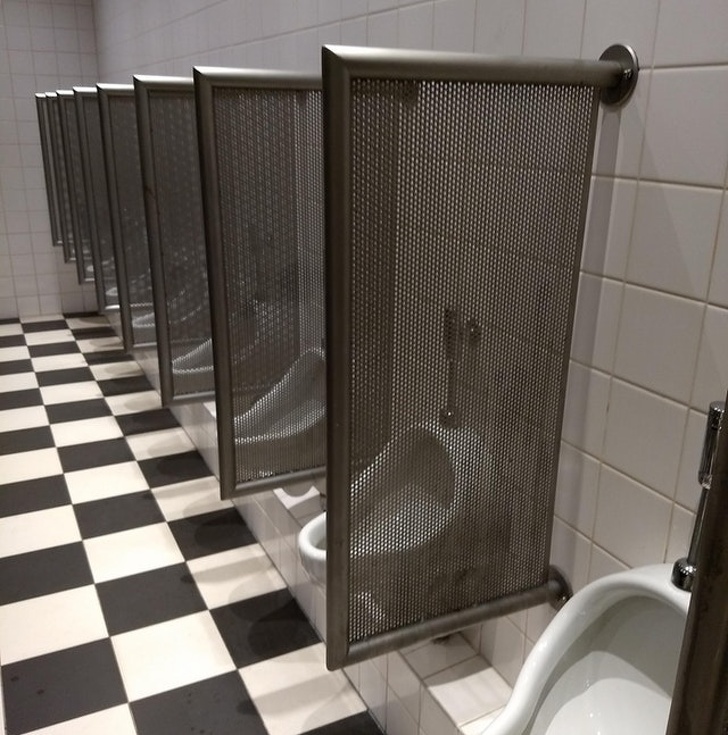 Illustration de l'article : 27 designs that are way off the mark