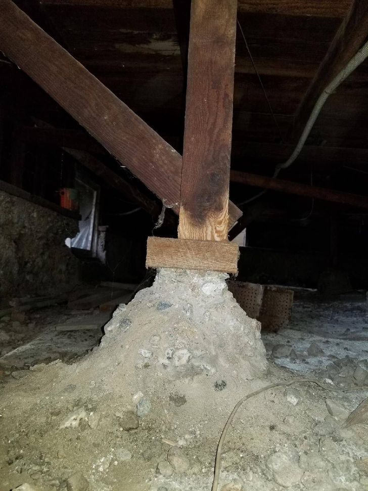 Illustration de l'article : 20 startling photos of buildings that are being held together by a thread 