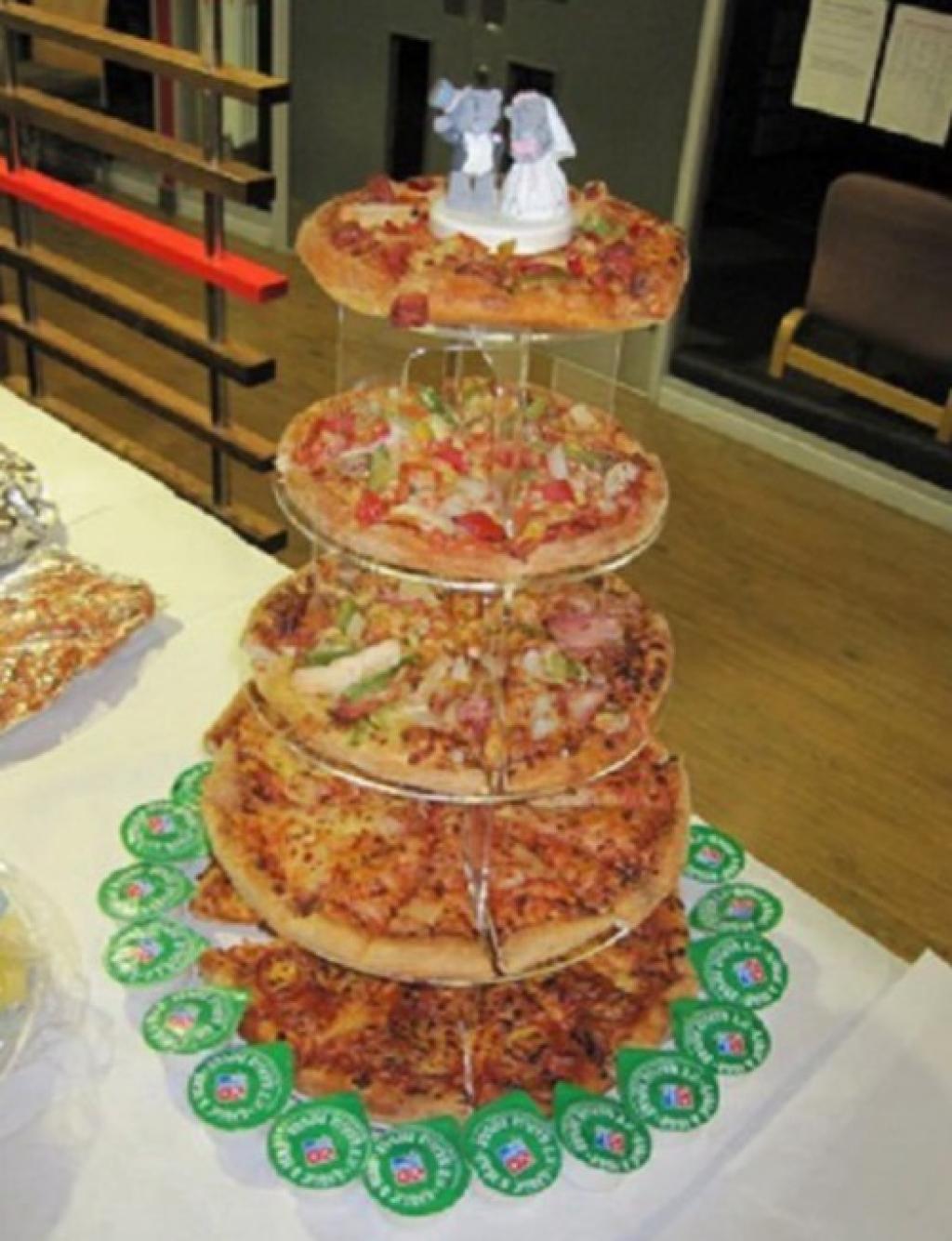 Illustration de l'article : The 20 most horrific wedding cakes ever! Pastry chefs, are you jealous?