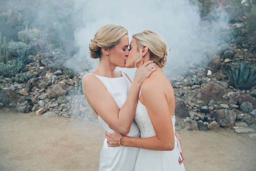 Illustration de l'article : Love has no boundaries, and these 120 gay wedding photos just make you want to love each other!