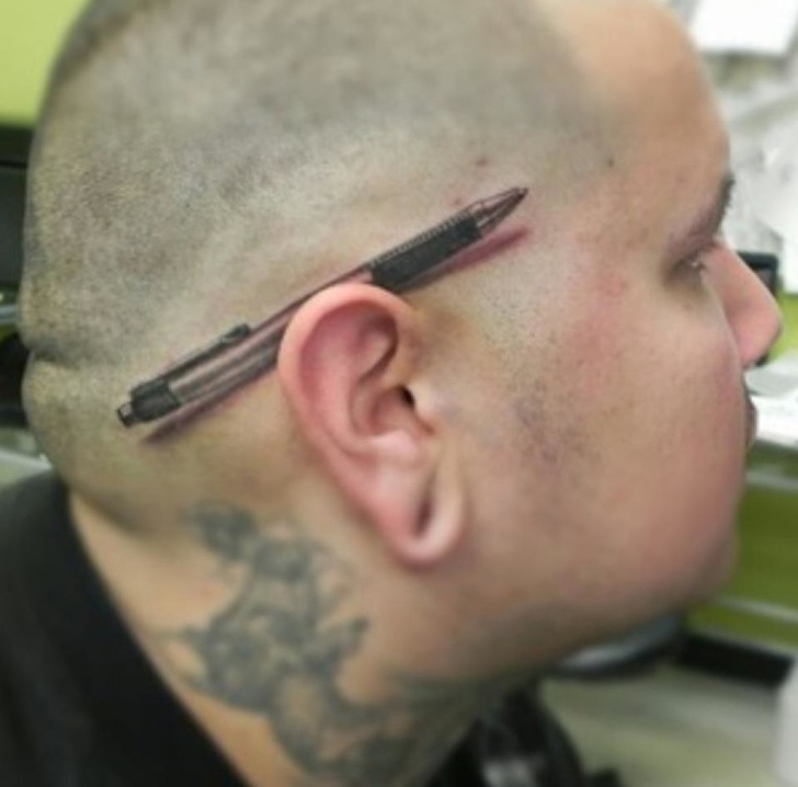 Illustration de l'article : 14 people who got inked, but ended up with dubious results