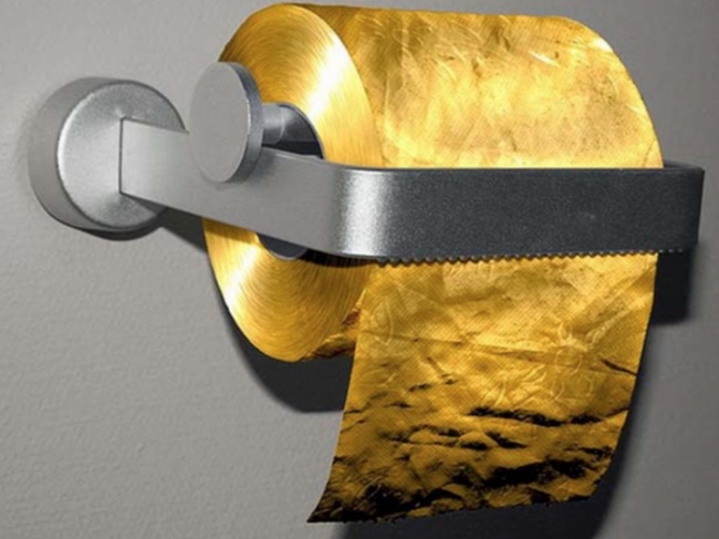 Illustration de l'article : 14 everyday objects made into luxury items for billionaires