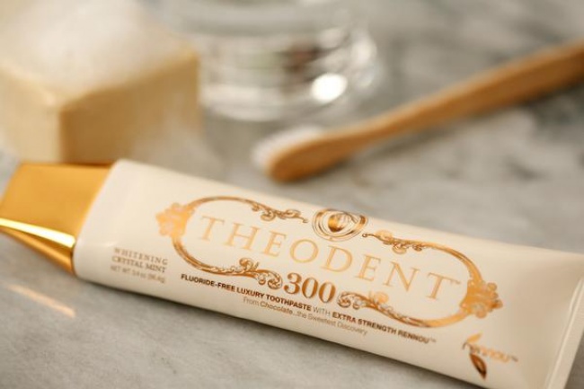 Illustration de l'article : 14 everyday objects made into luxury items for billionaires