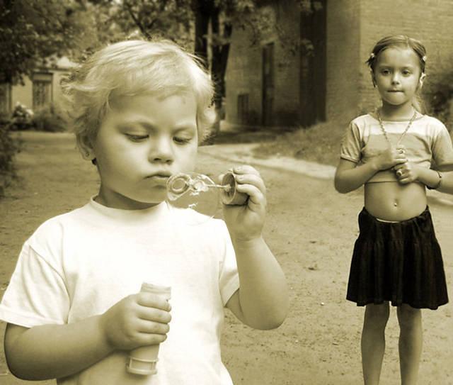 Illustration de l'article : 33 funny photos that sum up envy and jealously between friends