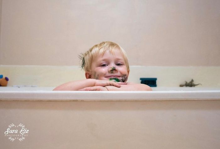 Illustration de l'article : 20 photos that show what it's like to be a mom to 3 sons