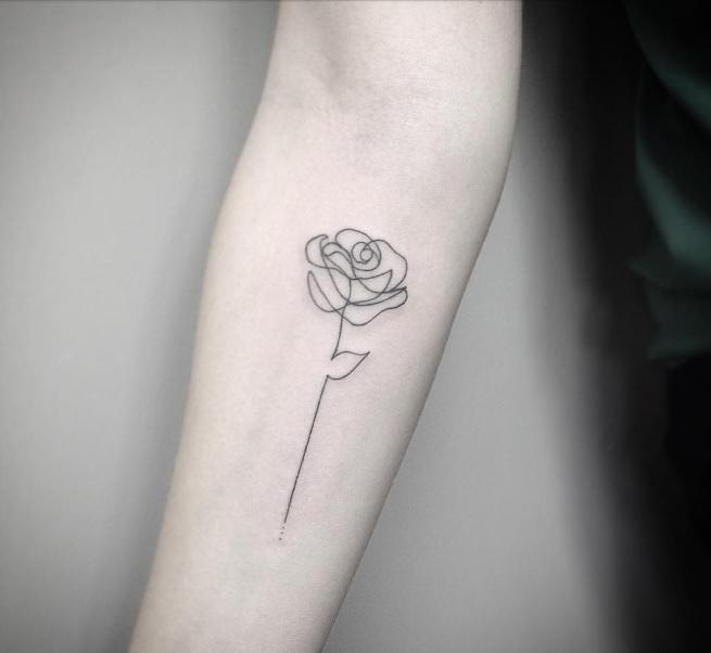 Illustration de l'article : 14 beautiful rose tattoos that are easy to create