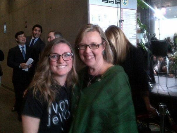 Illustration de l'article : 22 photos that prove celebrities love a good photobomb