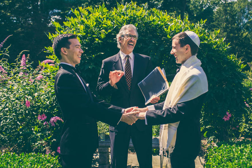Illustration de l'article : Love has no boundaries, and these 120 gay wedding photos just make you want to love each other!