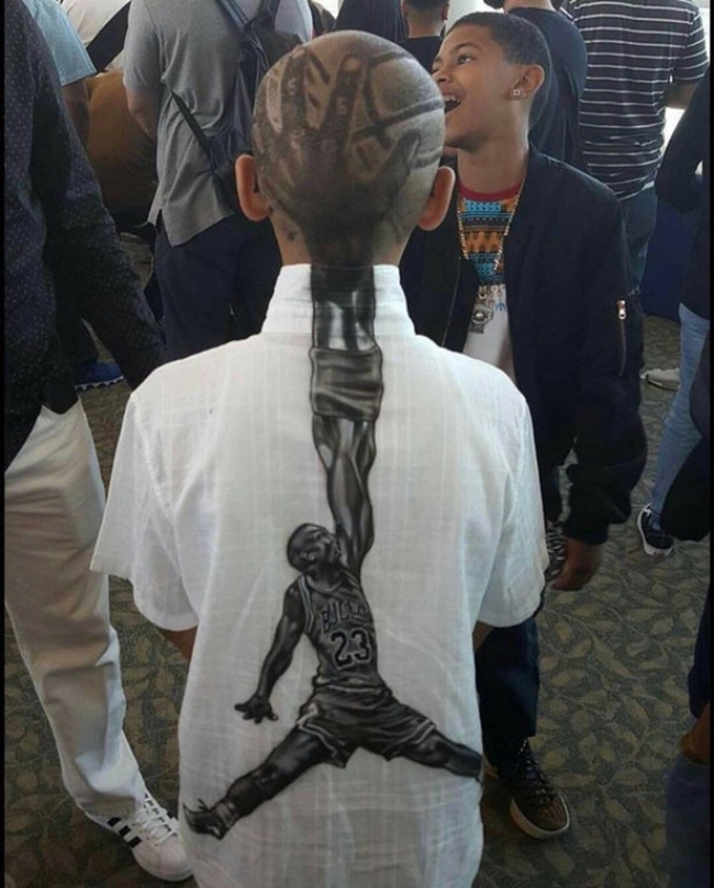 Illustration de l'article : 20 startling hairstyles that redefine the concept of a 'bad hair day'