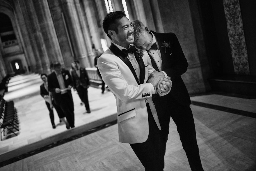 Illustration de l'article : Love has no boundaries, and these 120 gay wedding photos just make you want to love each other!