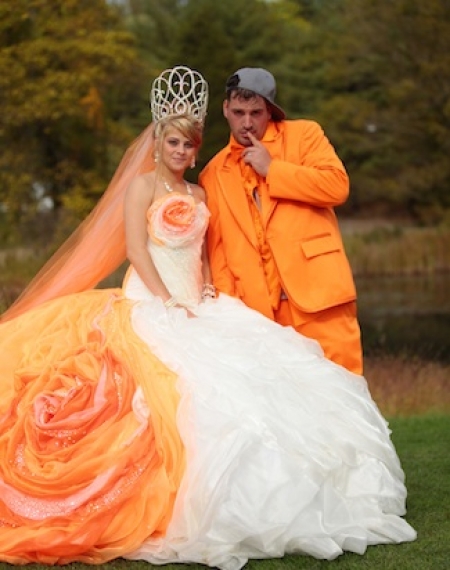 Illustration de l'article : Which of these 14 original wedding dresses is the most vile?