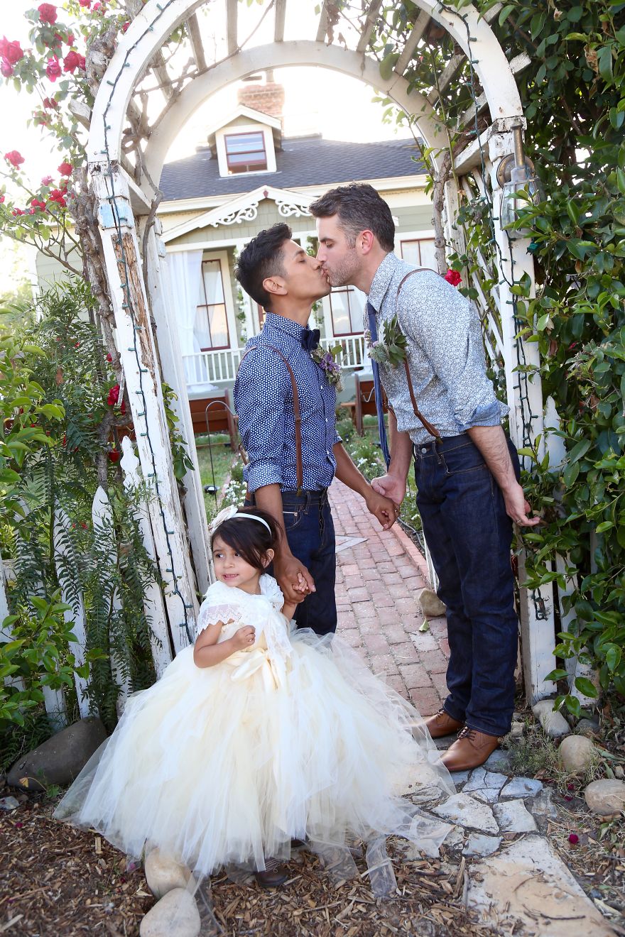 Illustration de l'article : Love has no boundaries, and these 120 gay wedding photos just make you want to love each other!