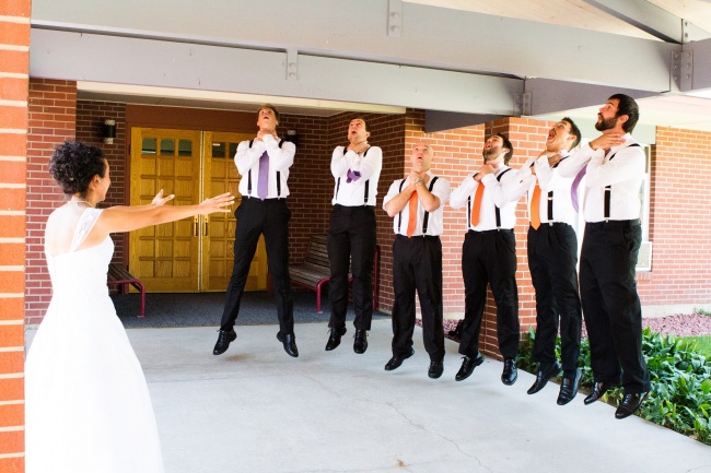 Illustration de l'article : 18 newlyweds who got creative and took some awesome photos