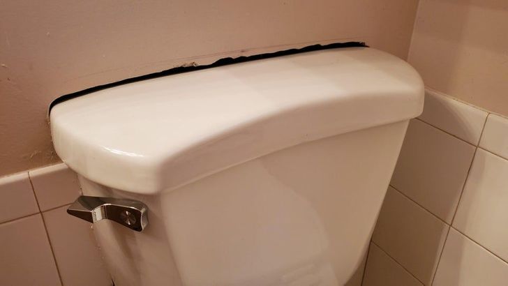 Illustration de l'article : 16 terrible bathroom and restroom fails