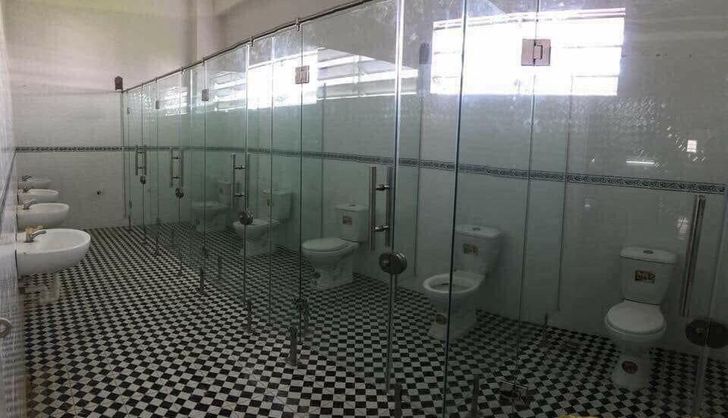 Illustration de l'article : 20 photos of bathrooms designed by people who had no intention of ever using them
