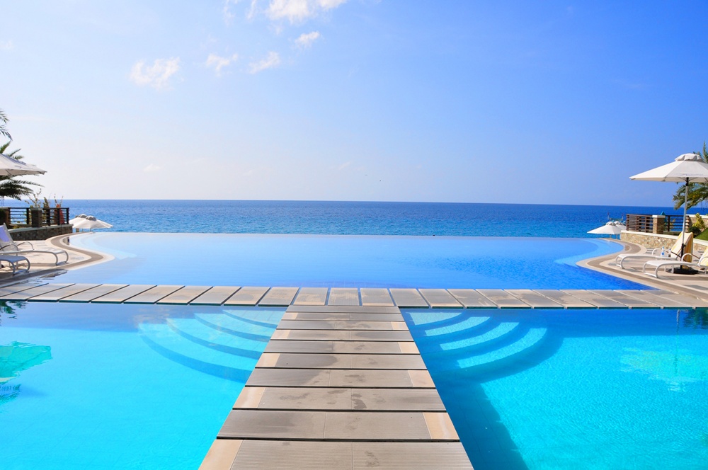 Illustration de l'article : 23 totally insane swimming pools around the world