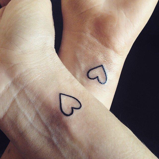 Illustration de l'article : 22 mother/daughter tattoos that might inspire you