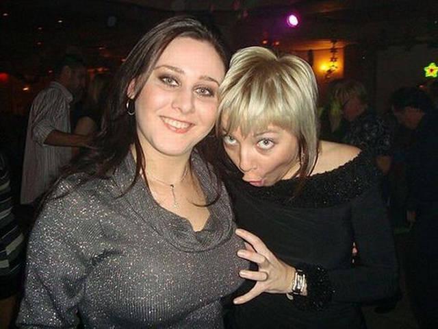 Illustration de l'article : 33 funny photos that sum up envy and jealously between friends