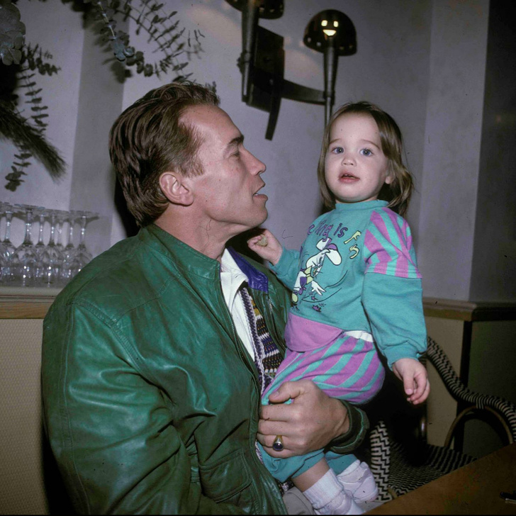 Illustration de l'article : 15 photos of Arnold Schwarzenegger being an awesome dad