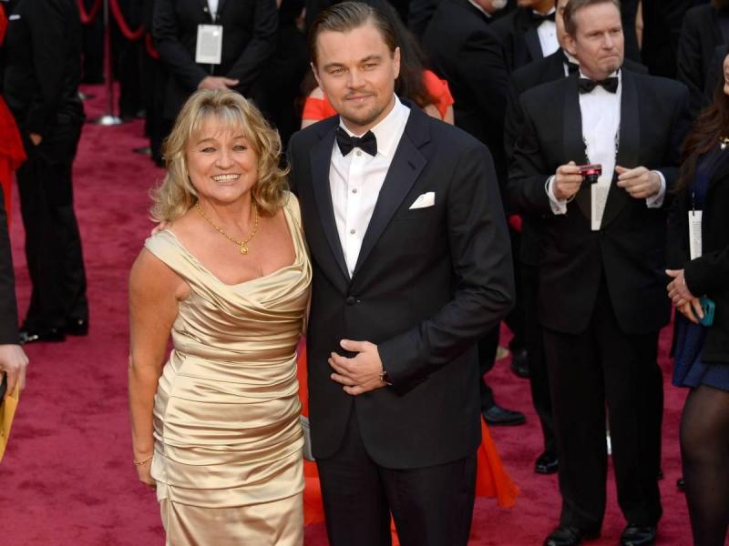 Illustration de l'article : 16 celebrities photographed with their moms! Which ones are the cutest?