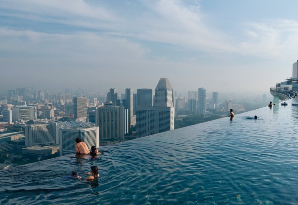 Illustration de l'article : 23 totally insane swimming pools around the world