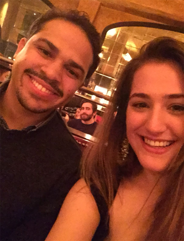 Illustration de l'article : 22 photos that prove celebrities love a good photobomb