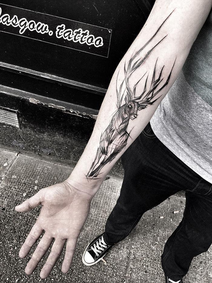 Illustration de l'article : 21 tattoo ideas made to appear imperfect but that are actually quite beautiful!